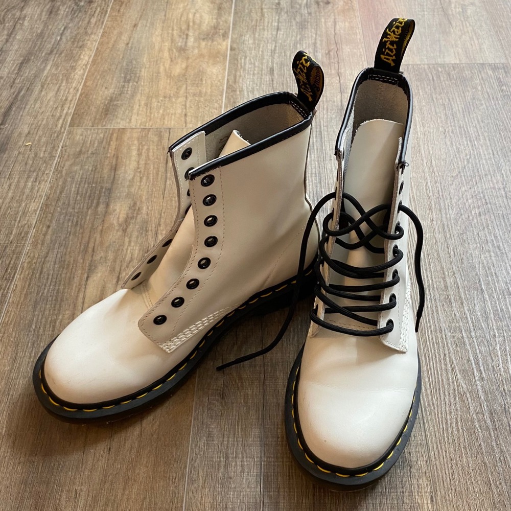 Dr Martens 1460 White Smooth Leather 8 Eye Combat Boots Womens 8 11821